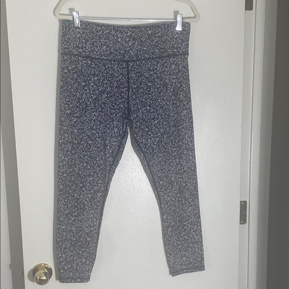 Black and White Patterned Leggings